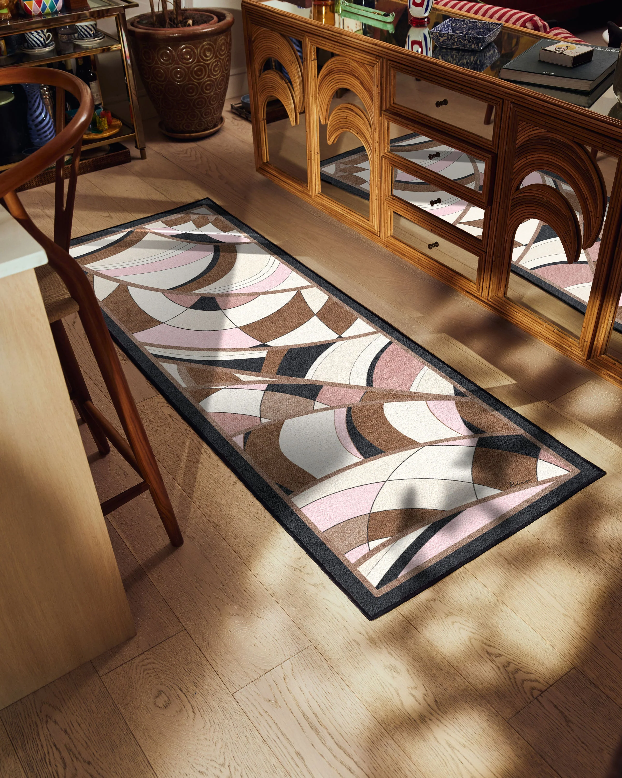 1030-portobello-road-soft-pink-black-flatwoven-rug-3.webp Portobello Road Soft Pink & Black Flatwoven Rug
