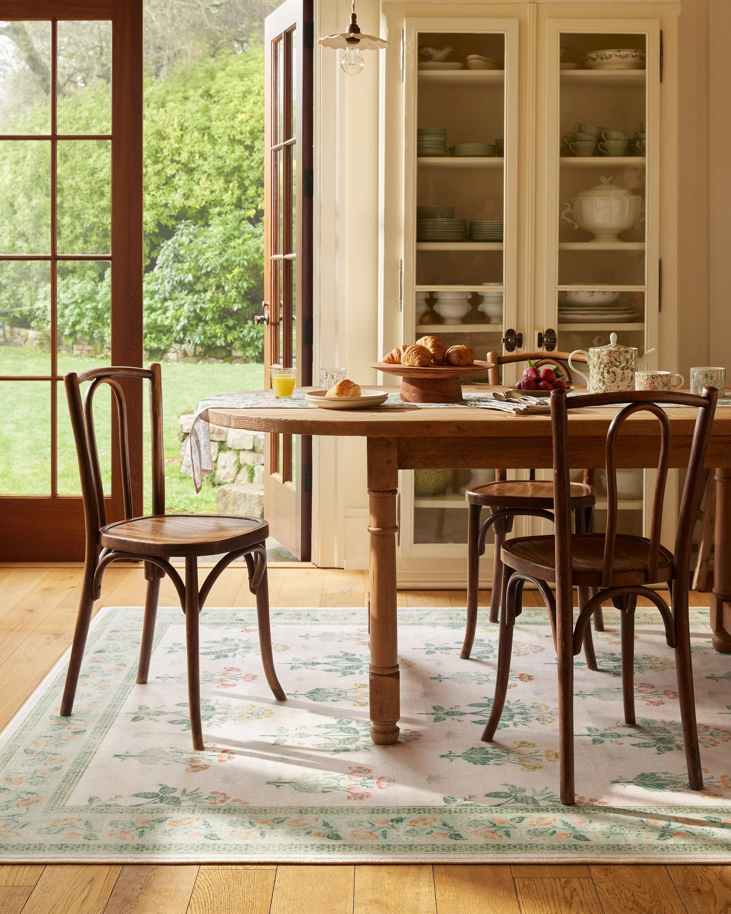 Meadow Sweet Ivory & Green Flatwoven Rug