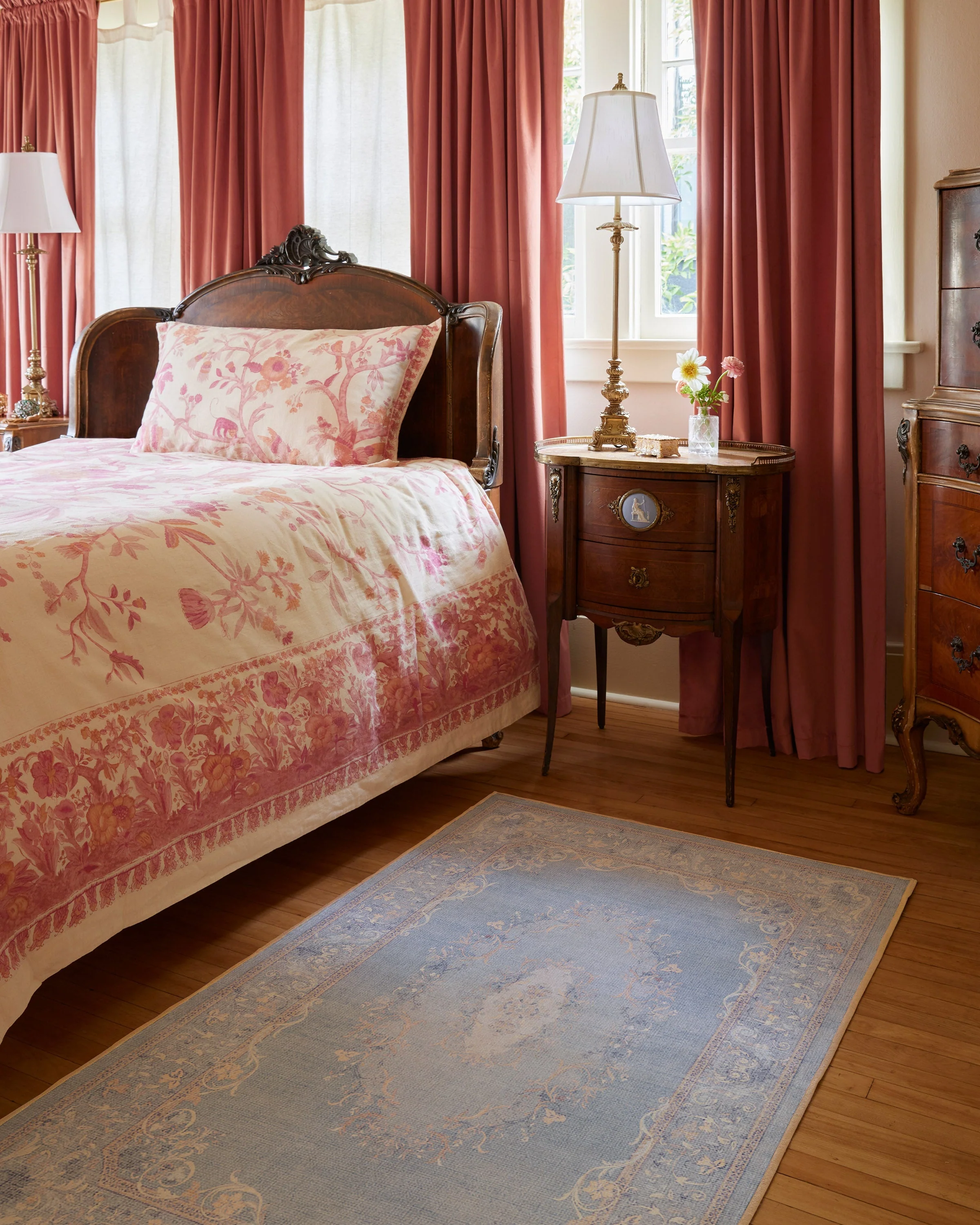 1301-lady-whistledown-soft-blue-rug-6.webp Lady Whistledown Soft Blue Rug