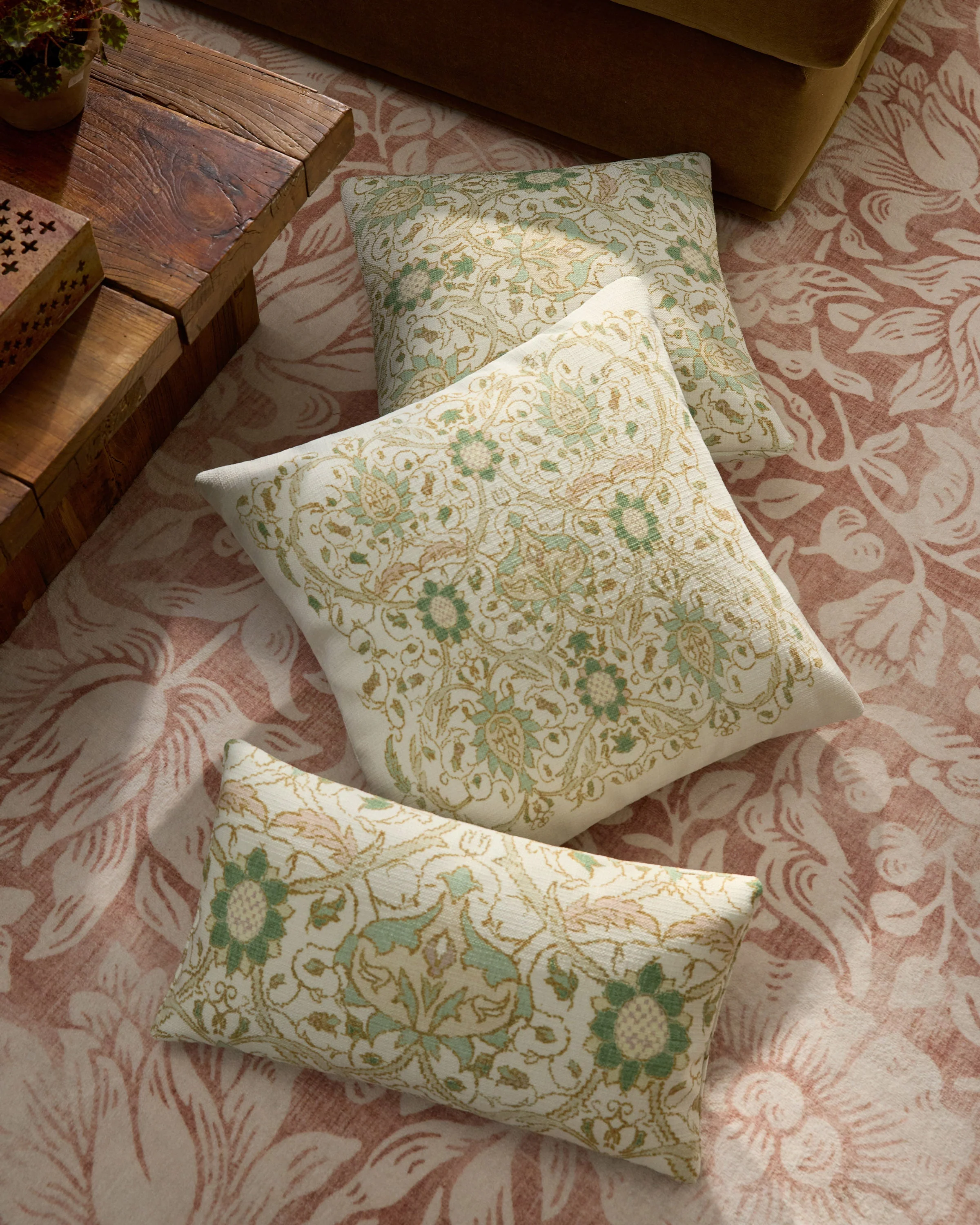 1361-montreal-vintage-cream-woven-lumbar-throw-pillow-2.webp Montreal Vintage Cream Woven Lumbar Throw Pillow