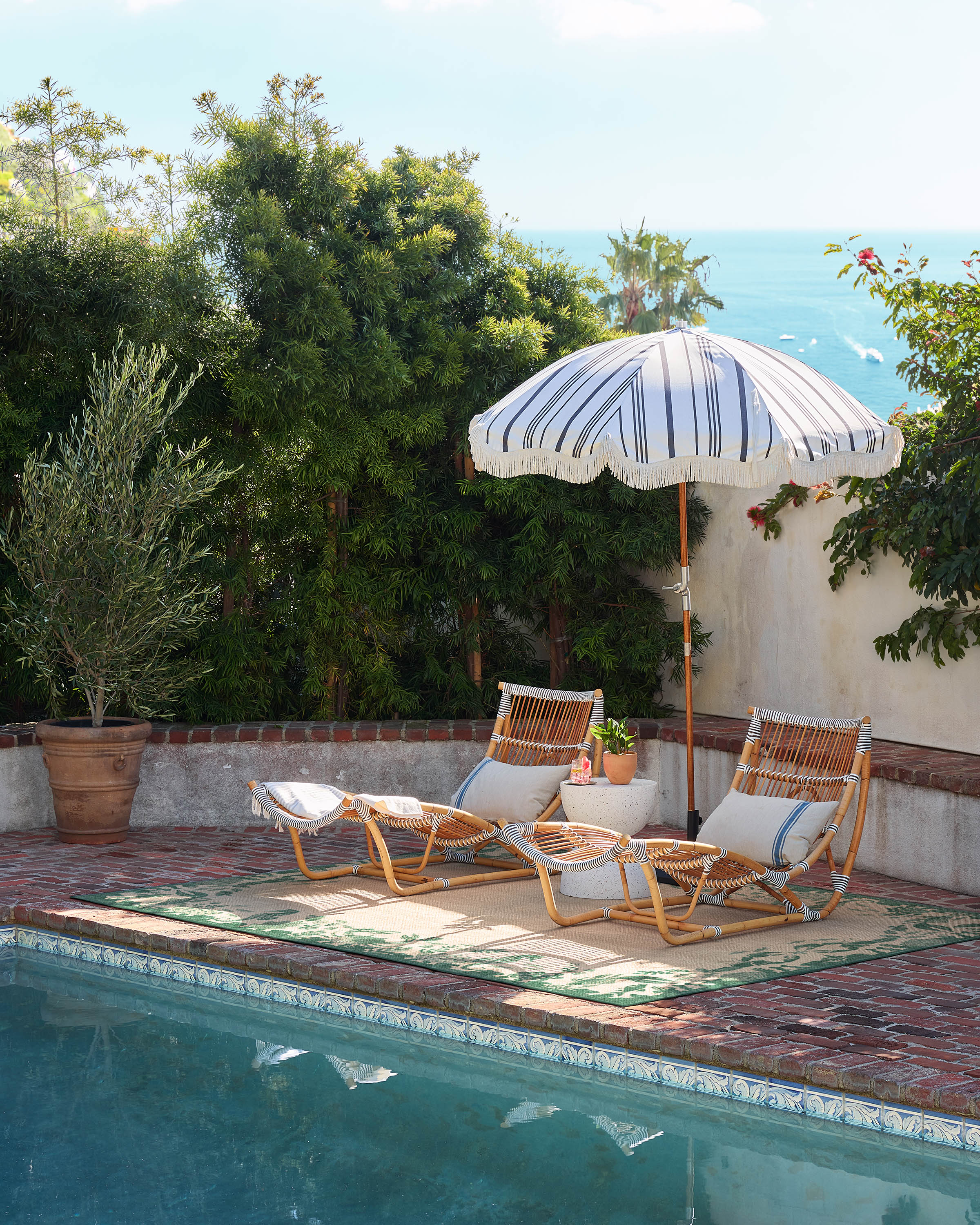 1582-ionia-emerald-tan-outdoor-rug-5.jpg Ionia Emerald & Tan Outdoor Rug