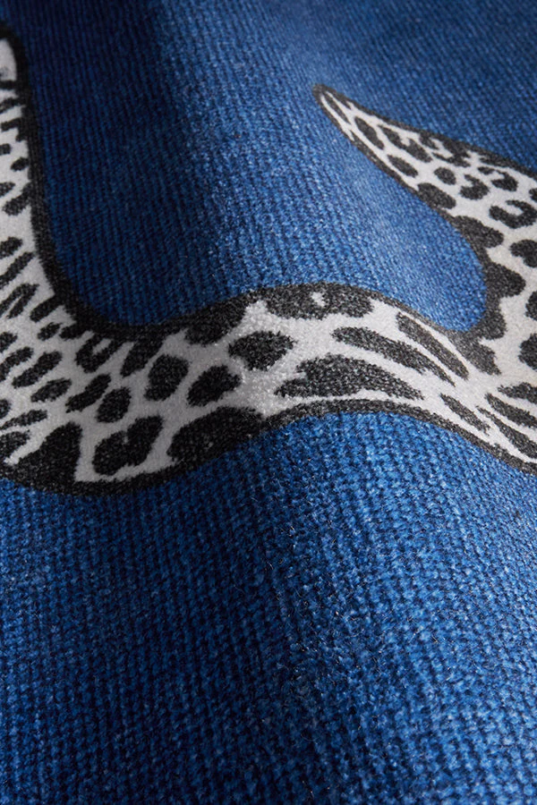 1599-snow-leopard-sapphire-rug-2.webp Snow Leopard Sapphire Rug