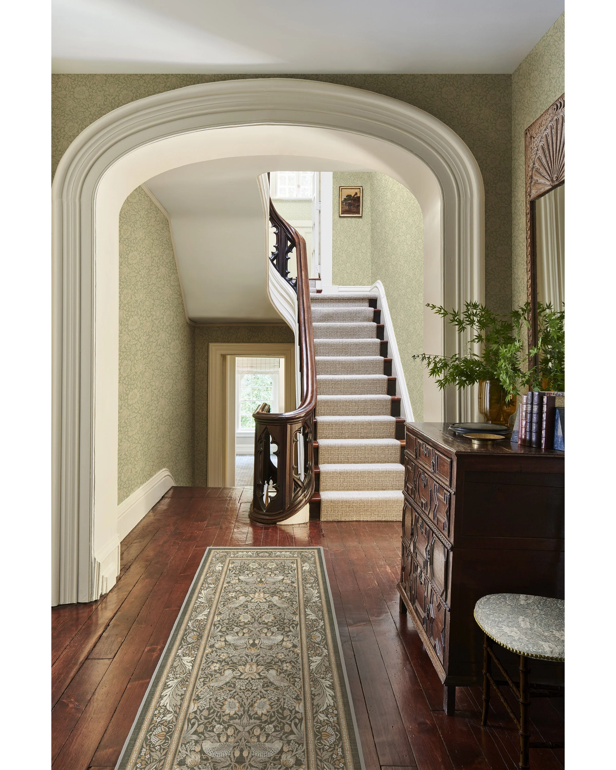 231-strawberry-thief-stone-gold-rug-4.webp Strawberry Thief Stone Gold Rug
