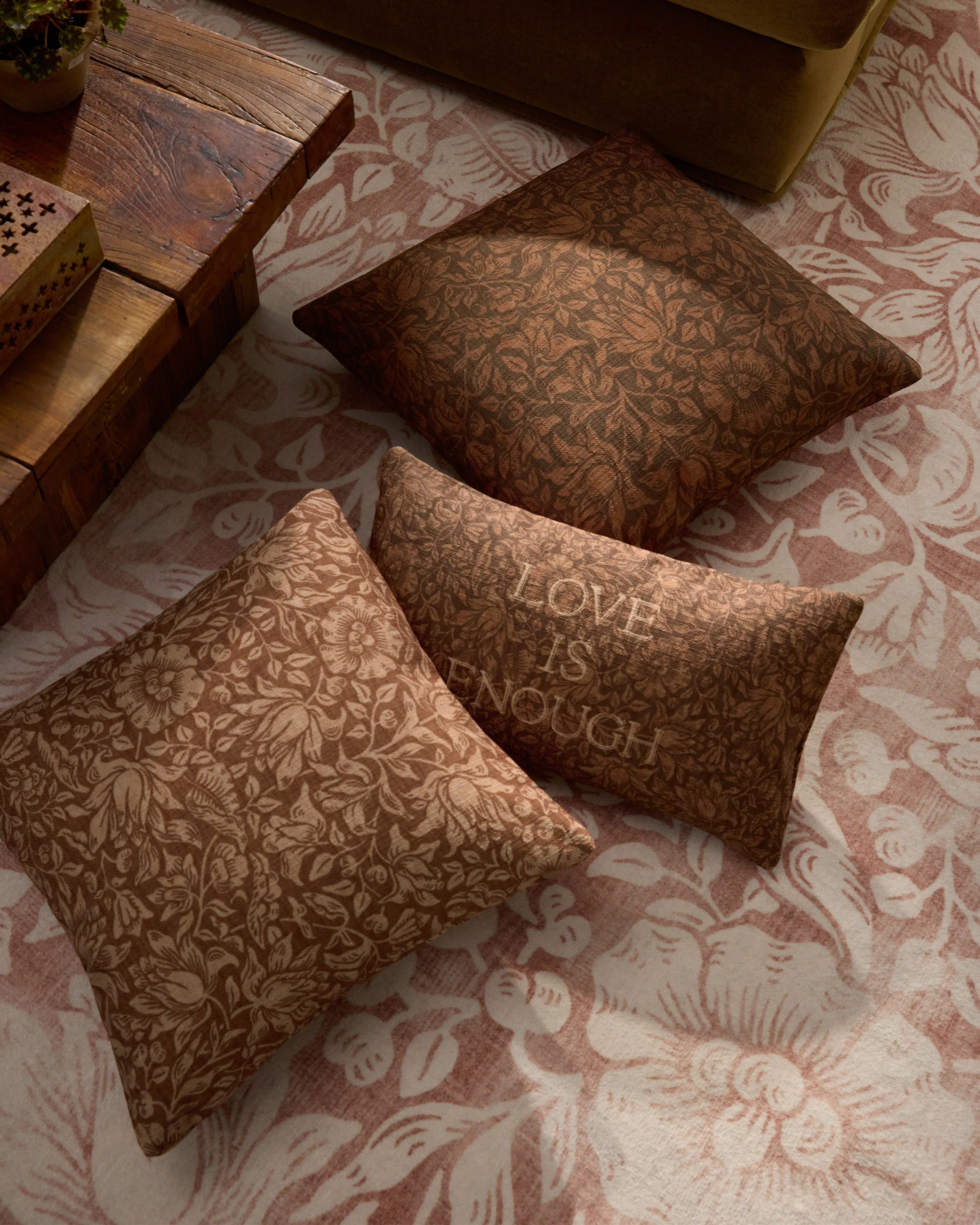 475-mallow-rust-woven-throw-pillow-2.webp Mallow Rust Woven Throw Pillow