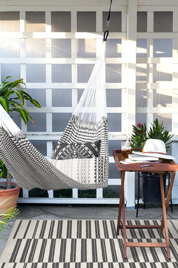 76-offset-stripe-black-outdoor-rug-4.jpg Offset Stripe Black Outdoor Rug