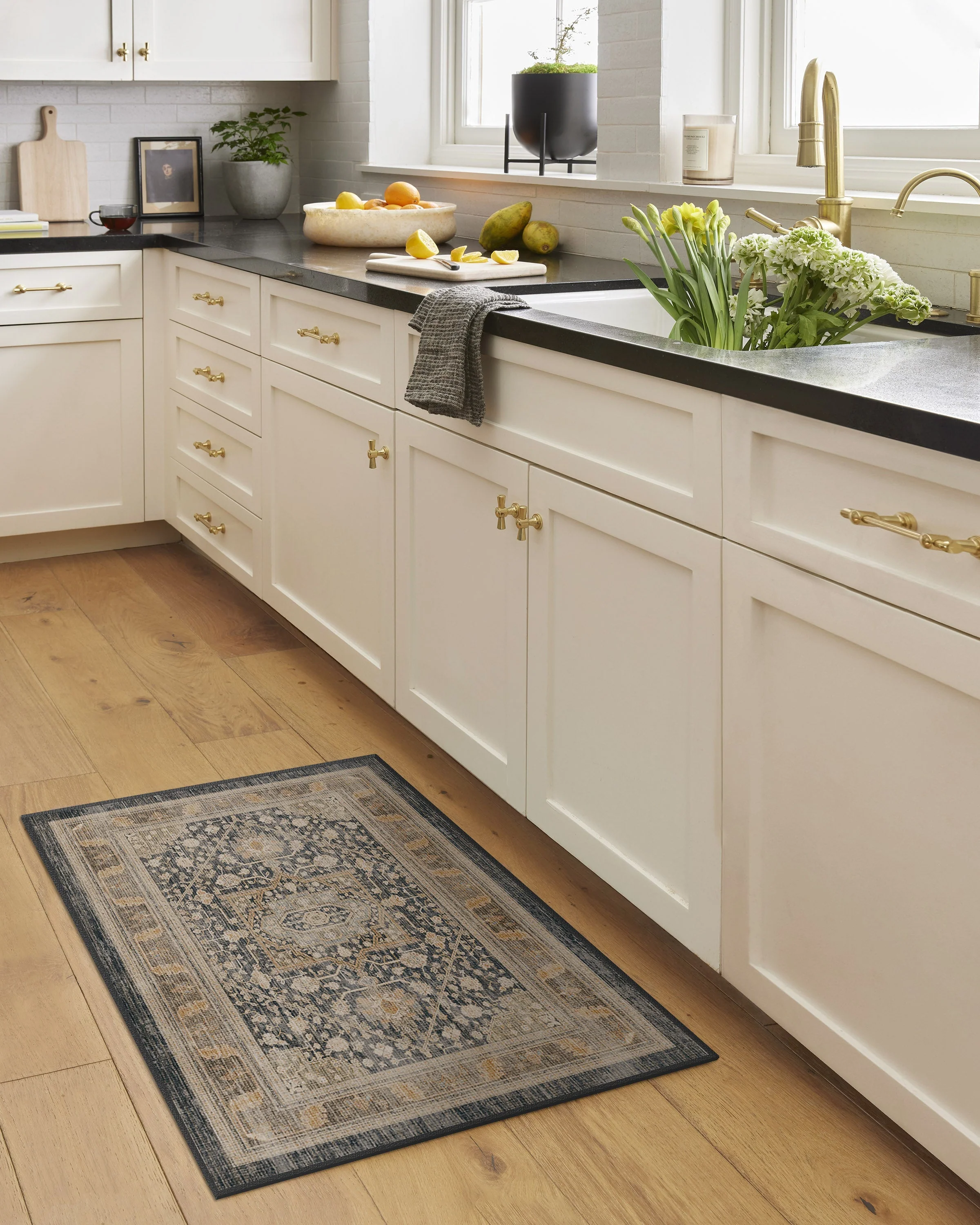 918-zahra-ink-vintage-citron-rug-5.webp Zahra Ink & Vintage Citron Rug