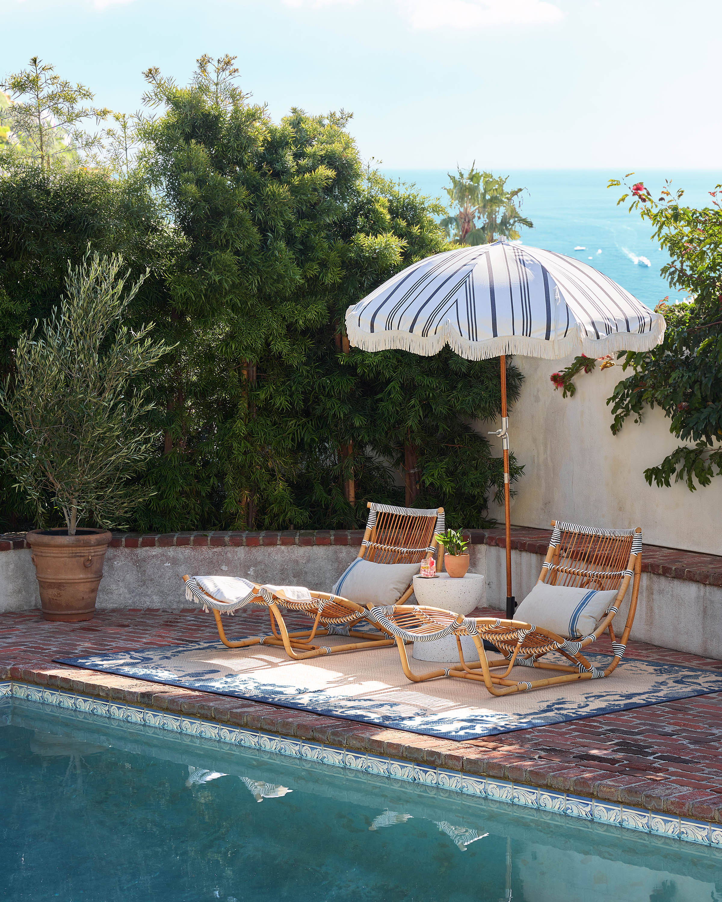 940-ionia-sapphire-natural-outdoor-rug-5.jpg Ionia Sapphire & Natural Outdoor Rug